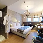 Saint-amour Hotel