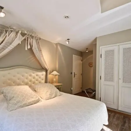 Saint-amour Hotel