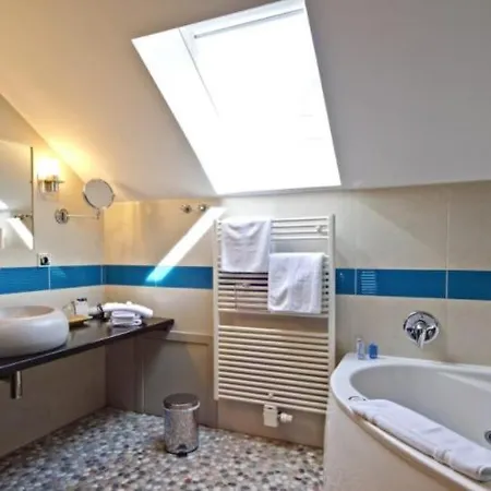 Saint-amour Hotel