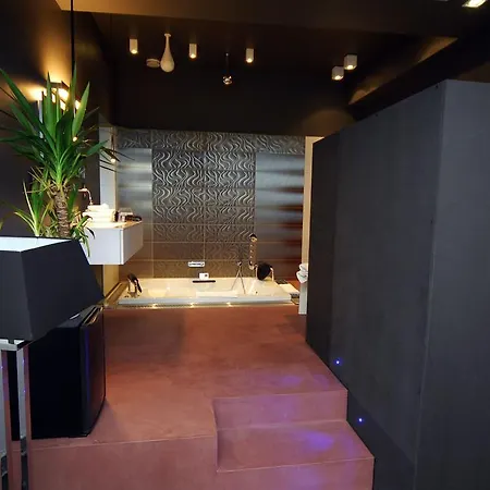 Saint-amour Hotel 3*